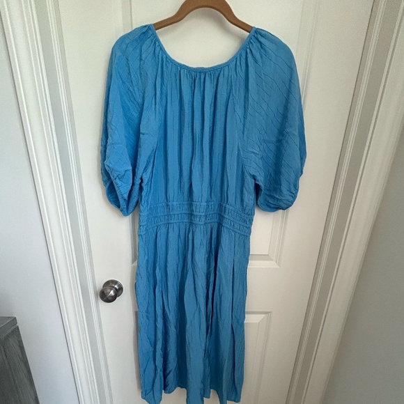 Destination 365 Petite V-Neck Button Front Midi - Picture 5 of 10